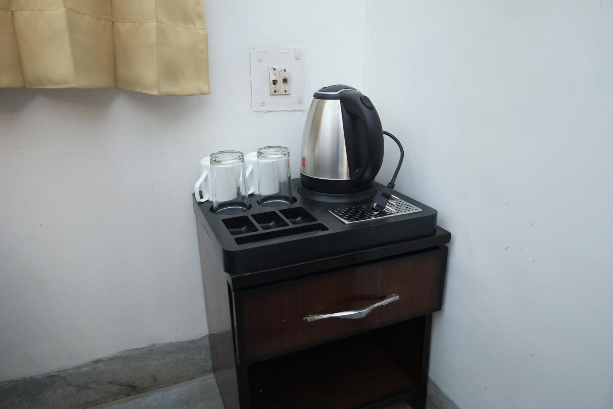 Anmol Residency Dehradun Hotell Exteriör bild