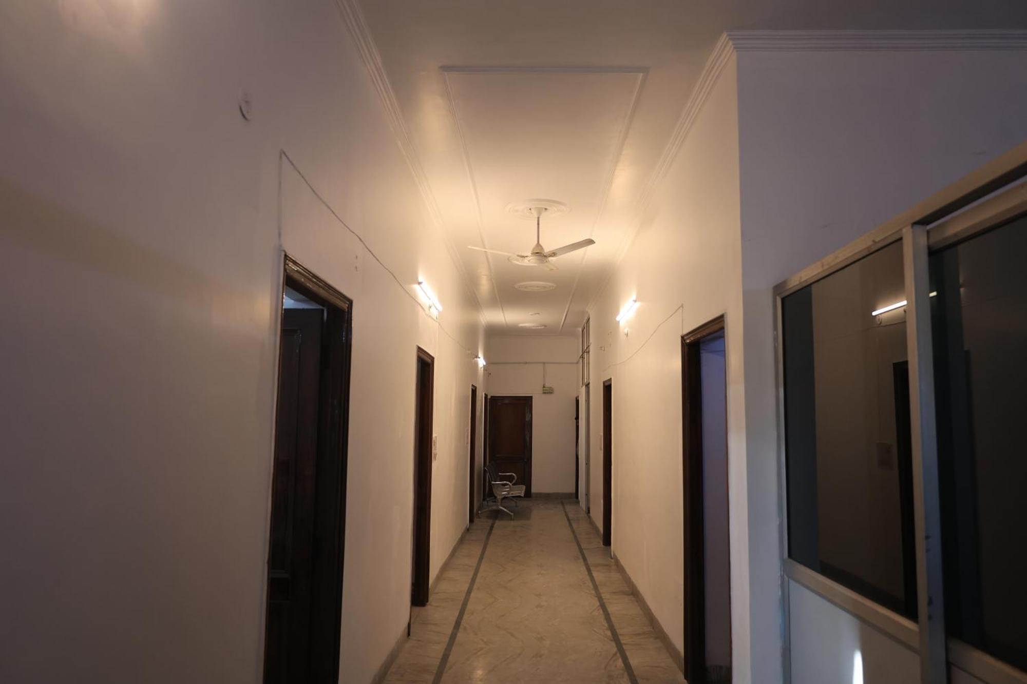 Anmol Residency Dehradun Hotell Exteriör bild