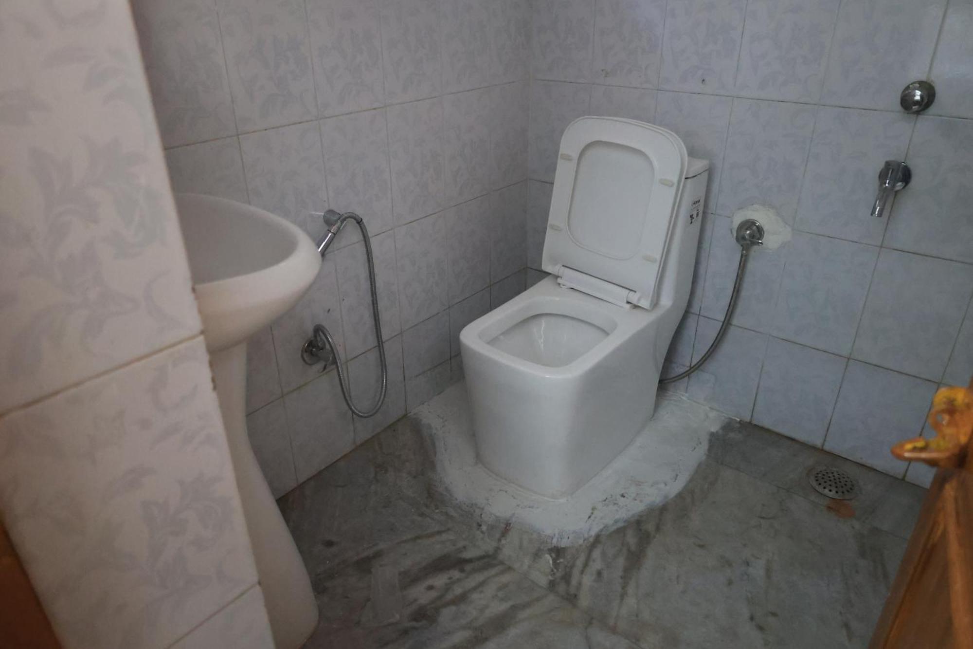 Anmol Residency Dehradun Hotell Exteriör bild