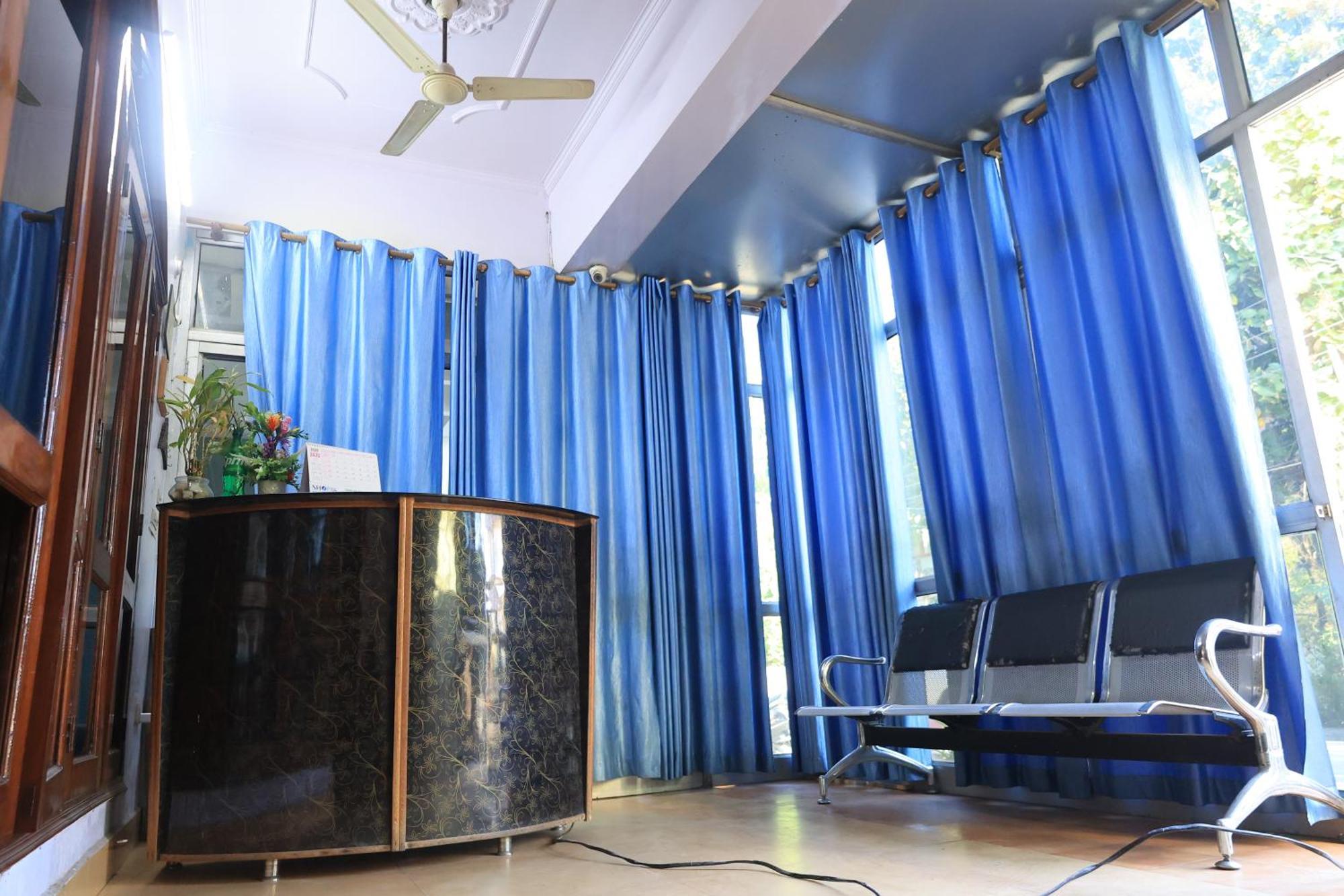 Anmol Residency Dehradun Hotell Exteriör bild